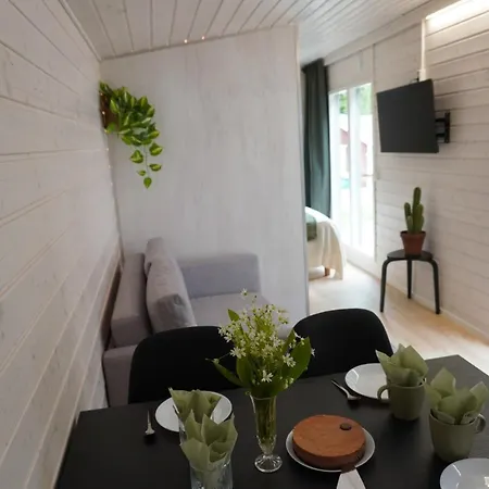 Med Strandbastu Vakantiehuis