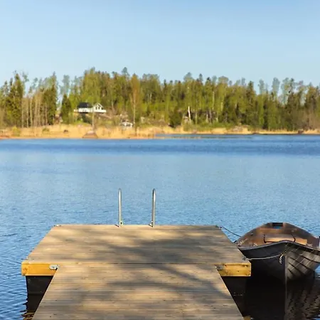 Med Strandbastu * Oravais