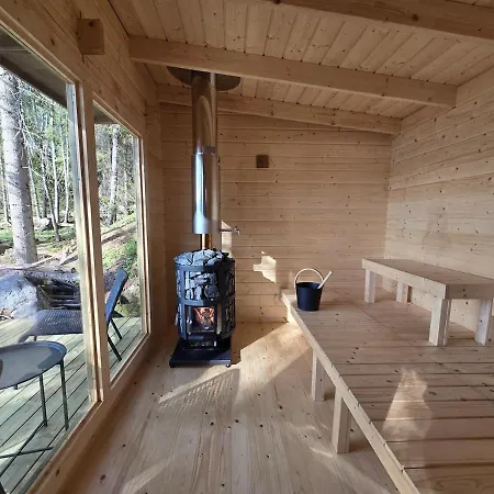 Med Strandbastu Oravais