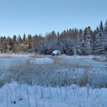 Med Strandbastu * Oravais