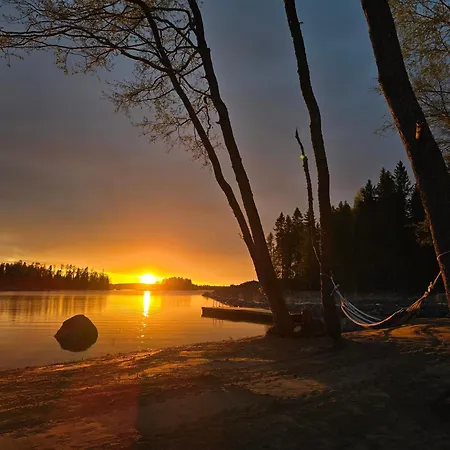 Med Strandbastu * Oravais